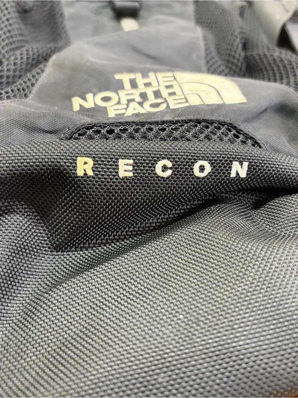 The North Face Recon Backpack Black Laptop Travel Hiking School FlexVent Daypack
